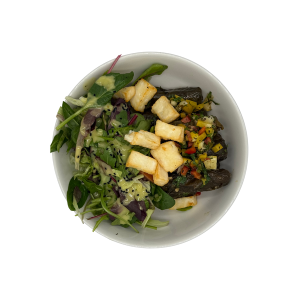 Griechische Weinblätter mit Halloumi & Salat
