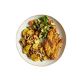 Hähnchen-Schnitzel mit Bratkartoffeln und Salat