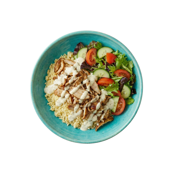 Hähnchenkebab auf Cous Cous mit Knoblauchsauce und Salat