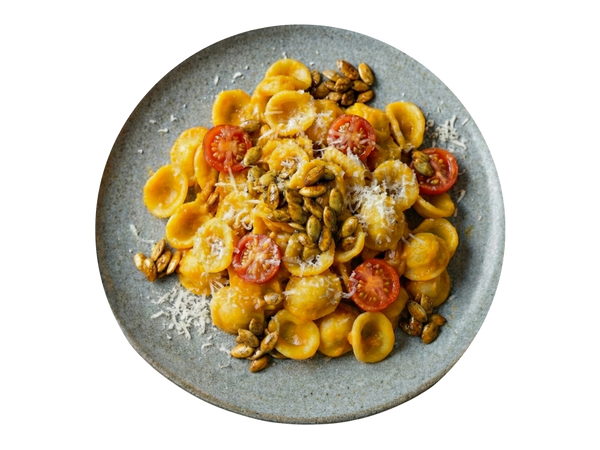 Orecchiette mit Kürbissugo und karamelisierten Kernen