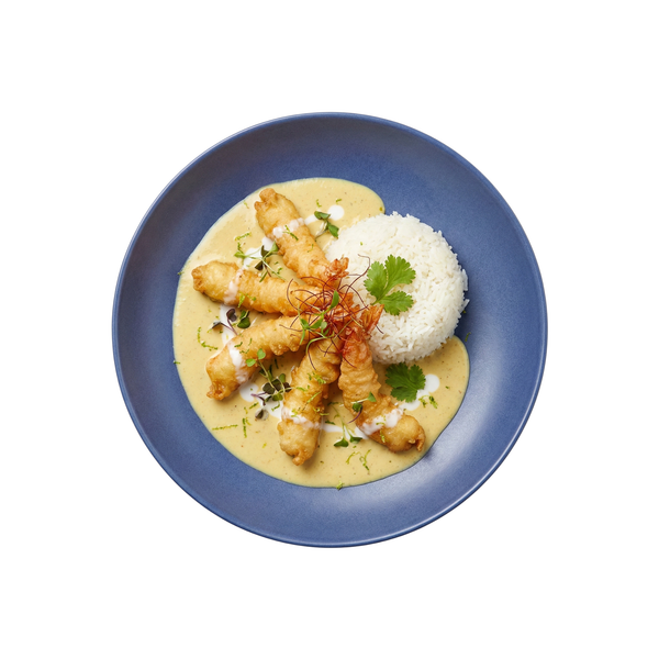 Tempura-Garnelen auf Thai-Kokos-Sauce mit Duftreis